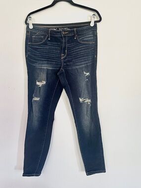Mid-rise skinny jegging